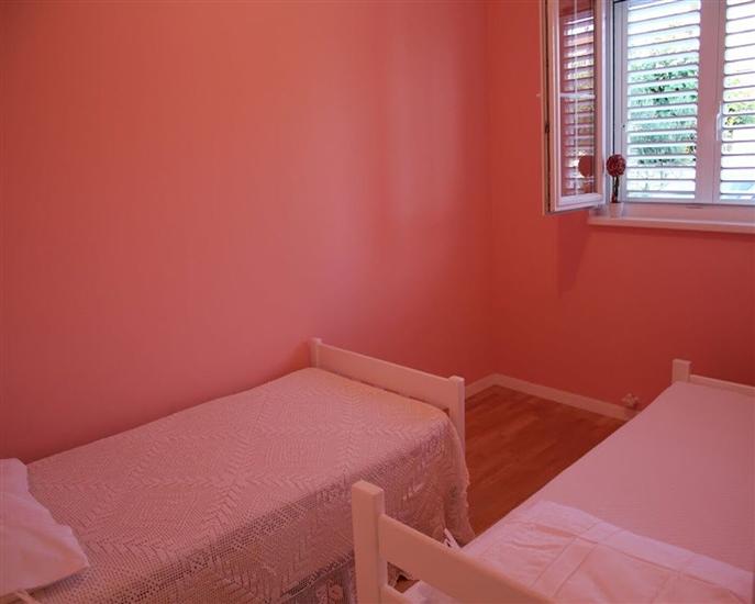 Apartment A2, for 5 persons