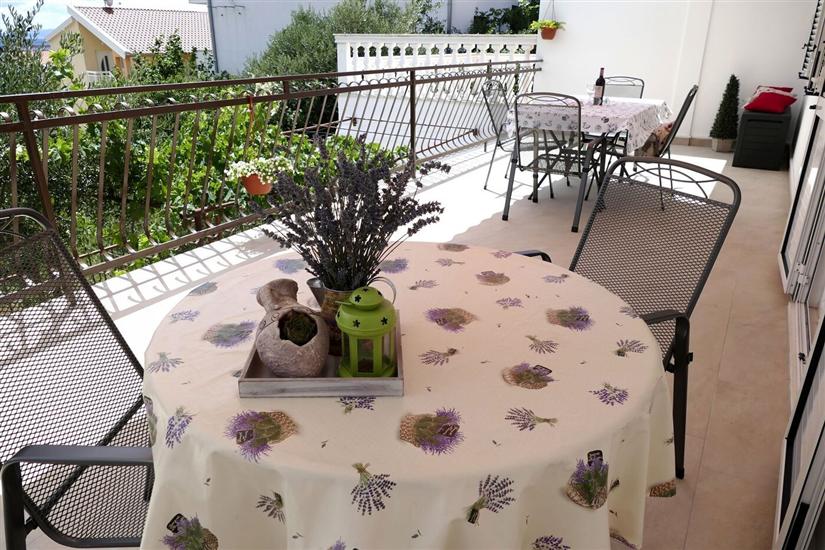 Apartment A1, for 5 persons