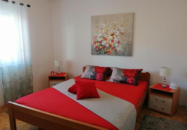 Apartment A1, for 5 persons