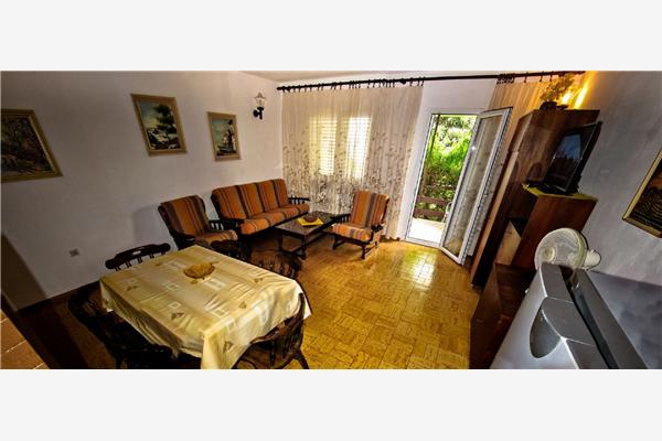 Apartment A1, for 6 persons