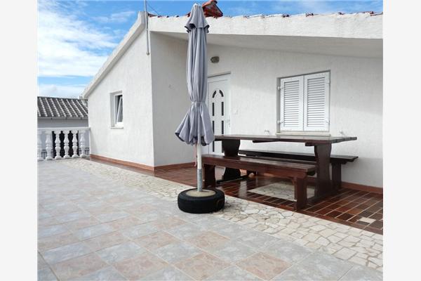 Apartment A6, for 6 persons