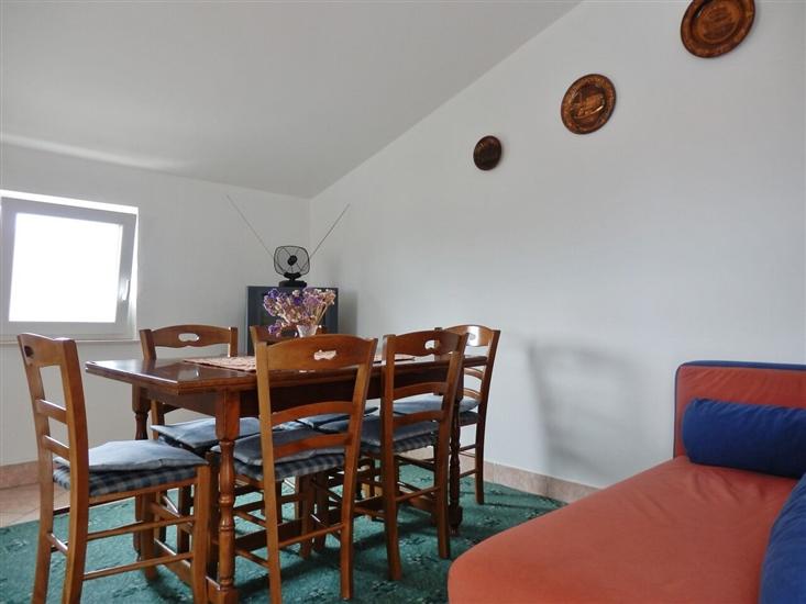 Apartment A6, for 6 persons