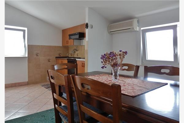 Apartment A6, for 6 persons