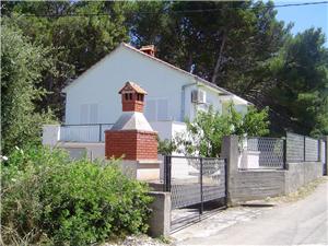 House VEKY Ugljan, Airline distance to the sea 50 m