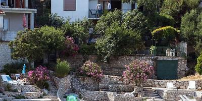 Apartments Roko Bilo (Primosten), Size 56.00 m2, Airline distance to the sea 10 m