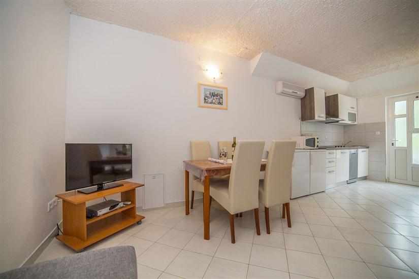 Apartment A2, for 3 persons