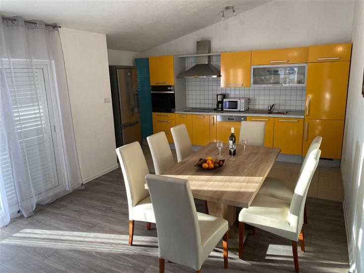 Apartment A4, for 7 persons