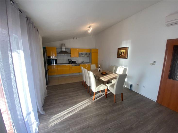 Apartment A4, for 7 persons