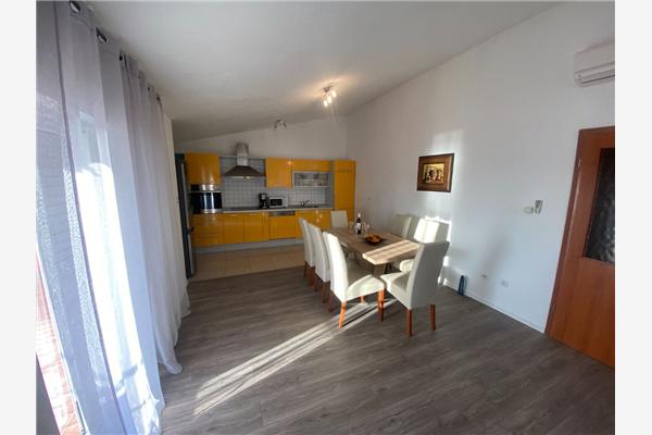 Apartment A4, for 7 persons