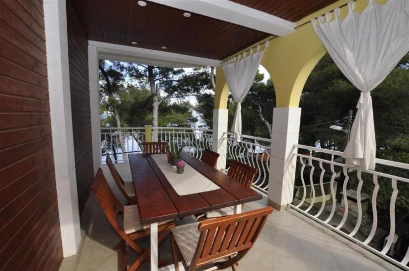 Apartment A1, for 6 persons