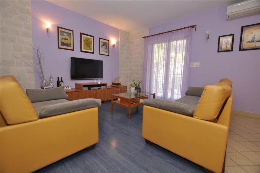 Apartment A1, for 6 persons
