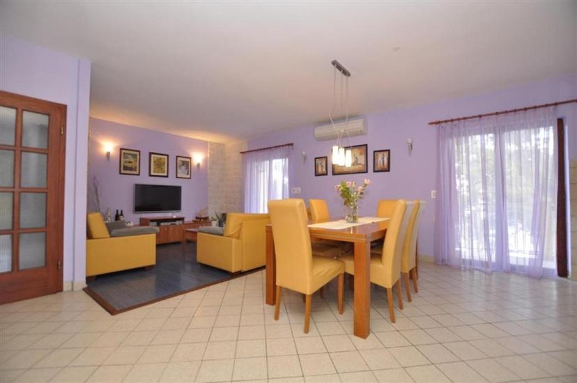Apartment A1, for 6 persons