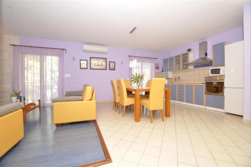 Apartment A1, for 6 persons