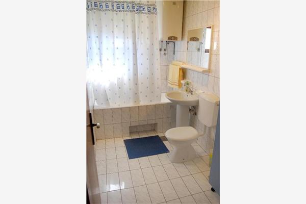 Apartment A1, for 6 persons