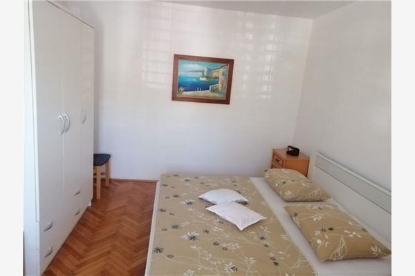 Apartment A2, for 6 persons