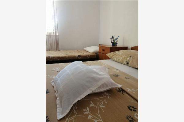 Apartment A2, for 6 persons