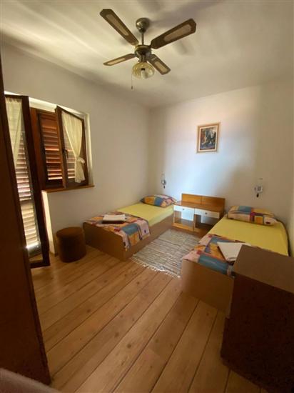 Apartment A1, for 5 persons