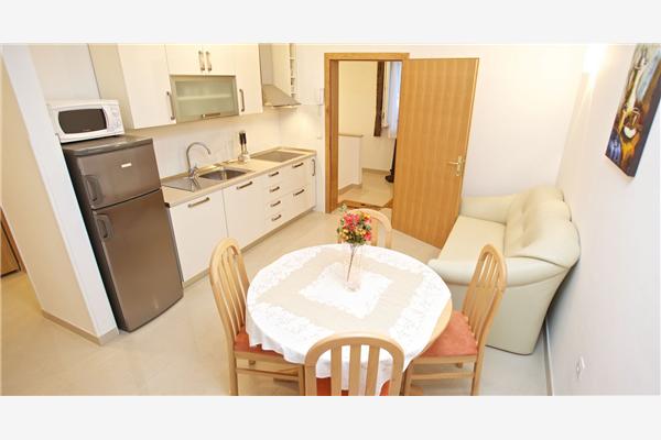 Apartment A2, for 3 persons