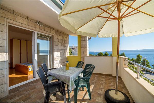 Apartment A1, for 5 persons