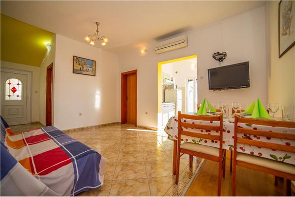 Apartment A1, for 5 persons