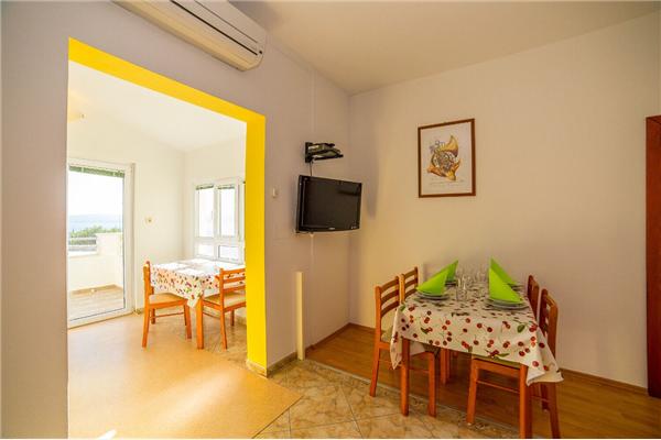 Apartment A1, for 5 persons