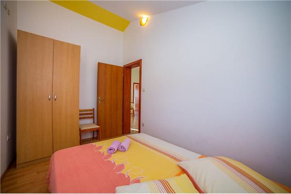 Apartment A1, for 5 persons