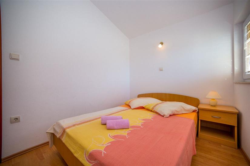 Apartment A1, for 5 persons