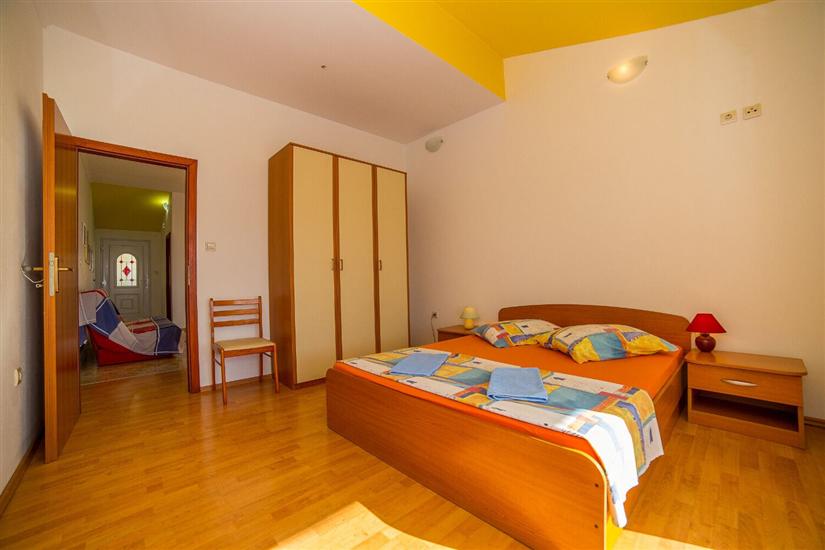 Apartment A1, for 5 persons