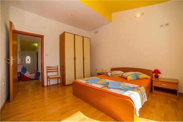 Apartment A1, for 5 persons