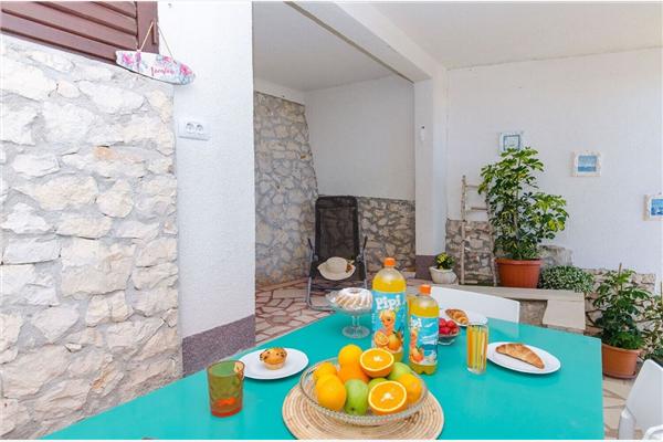 Apartment A1, for 5 persons