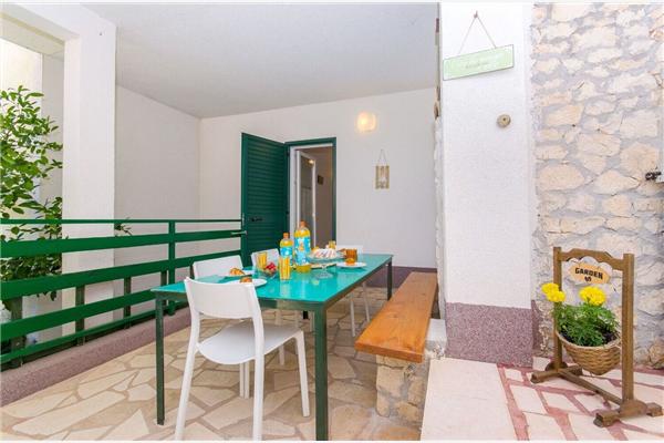 Apartment A1, for 5 persons