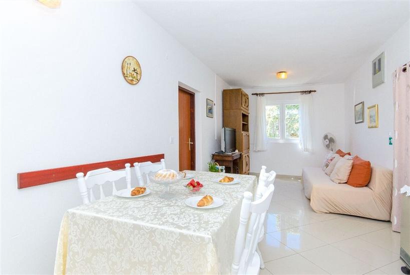 Apartment A1, for 5 persons