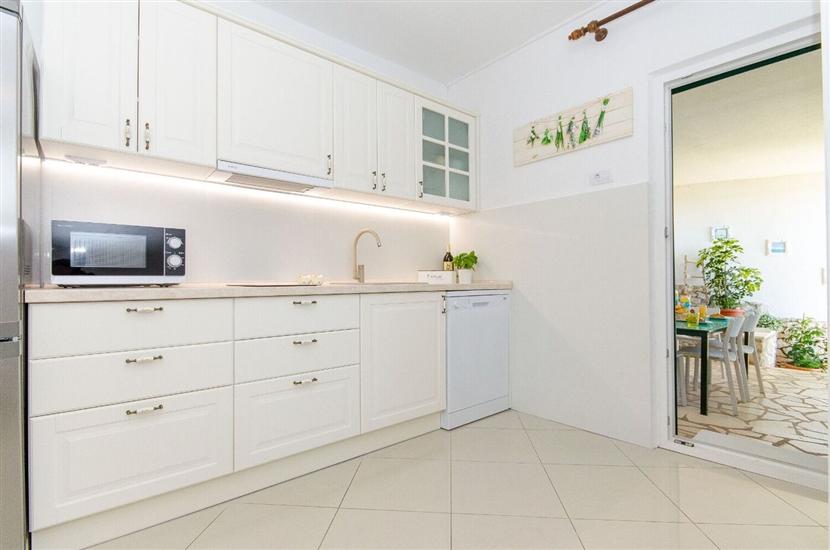 Apartment A1, for 5 persons