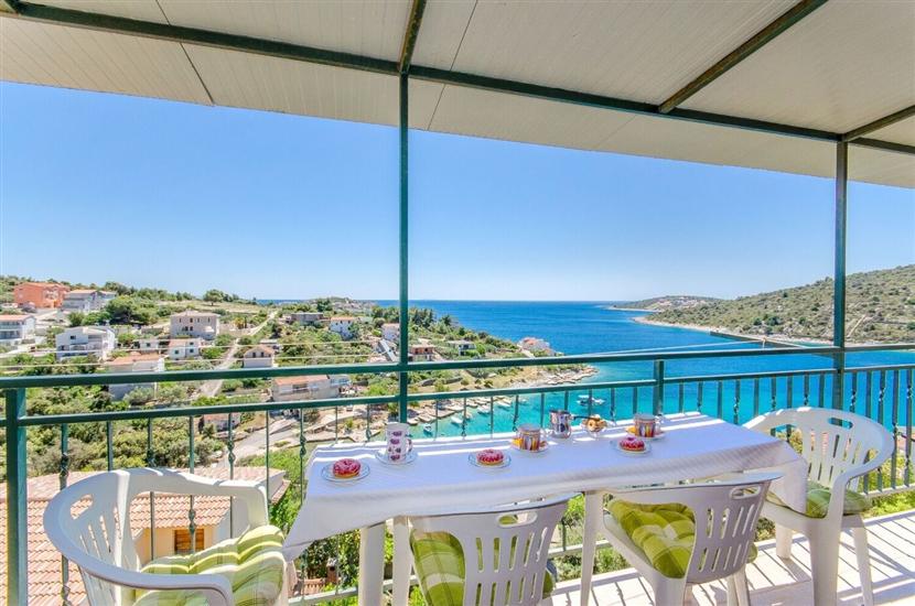 Apartment A2, for 5 persons