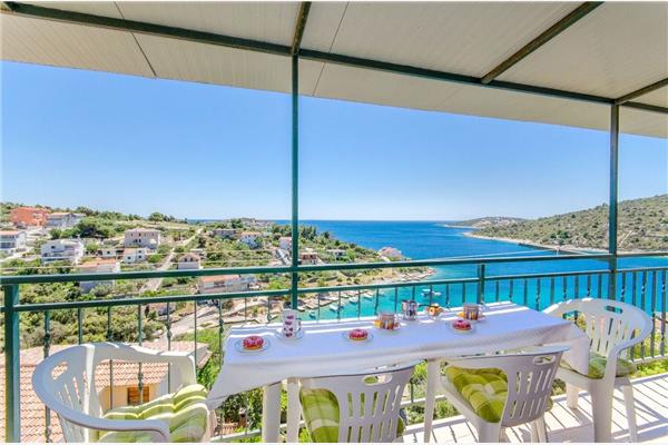 Apartment A2, for 5 persons