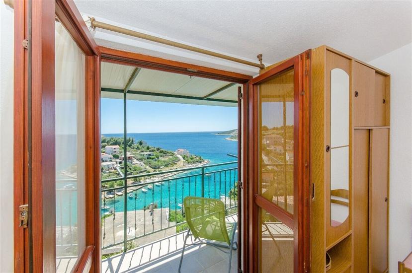 Apartment A2, for 5 persons