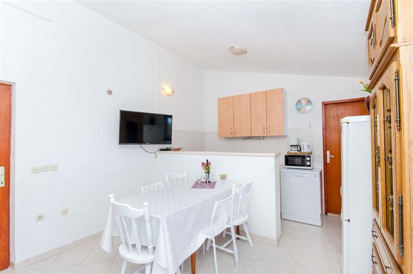 Apartment A2, for 5 persons