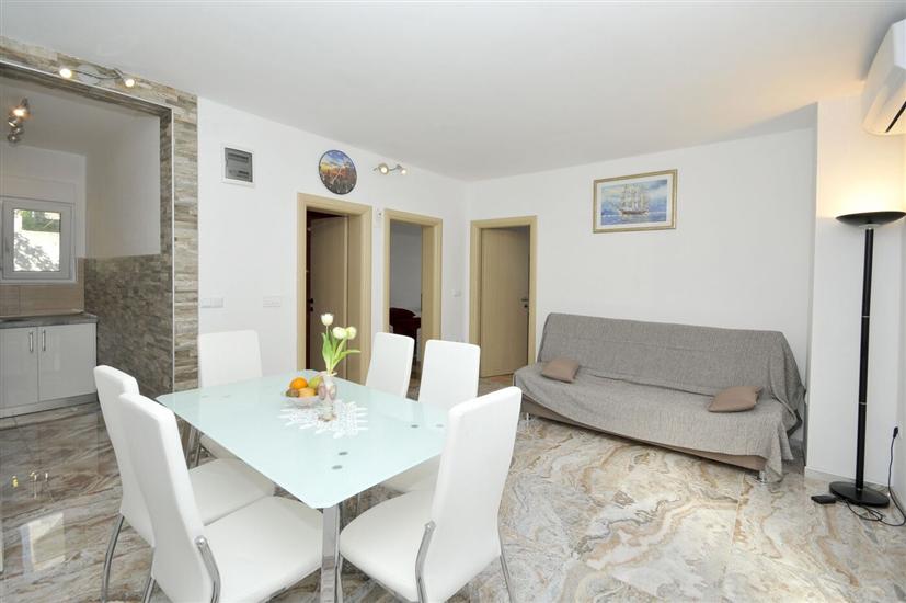 Apartment A2, for 4 persons