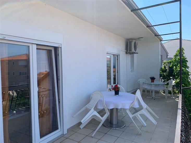 Apartman A2, za 5 osoba/e