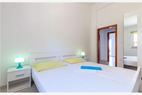 Apartment A7, for 6 persons