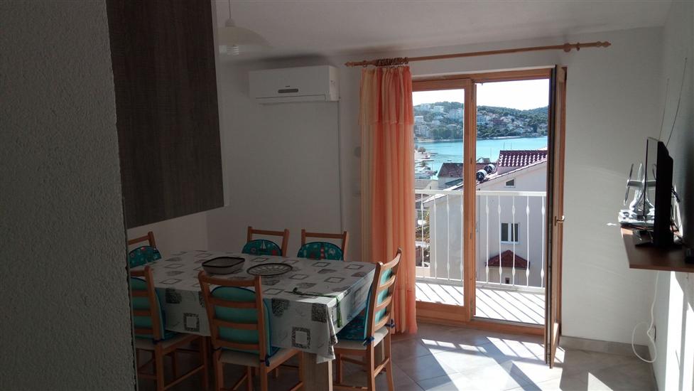 Apartment A2, for 6 persons