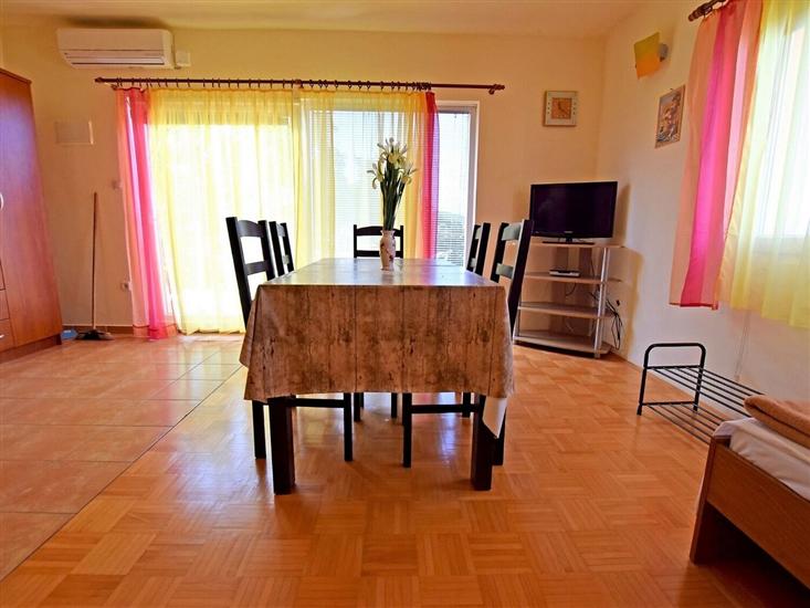 Apartment A2, for 4 persons