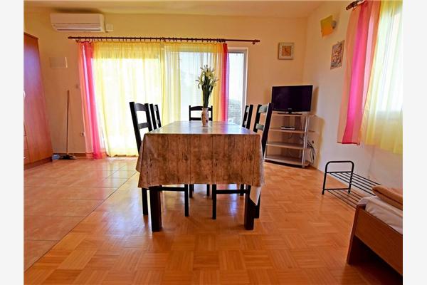 Apartment A2, for 4 persons