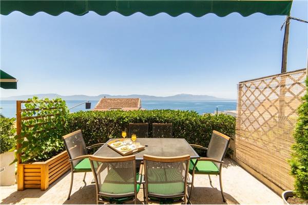 Apartment A2, for 6 persons