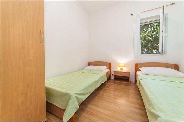 Apartment A2, for 6 persons