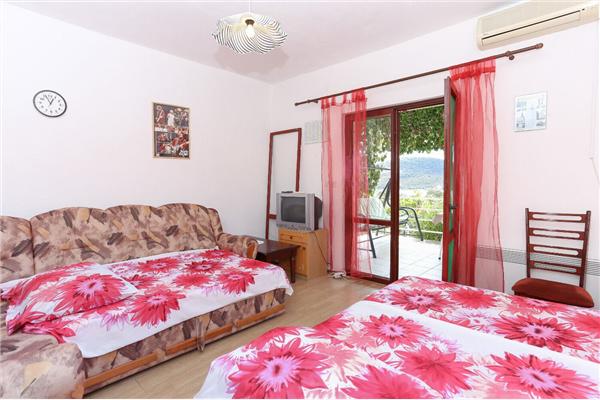 House K1, for 8 persons