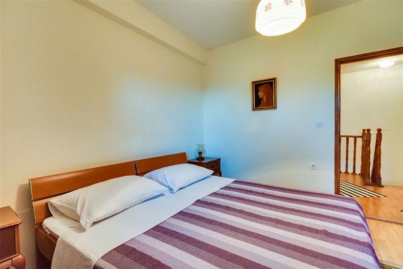 Apartment A2, for 8 persons