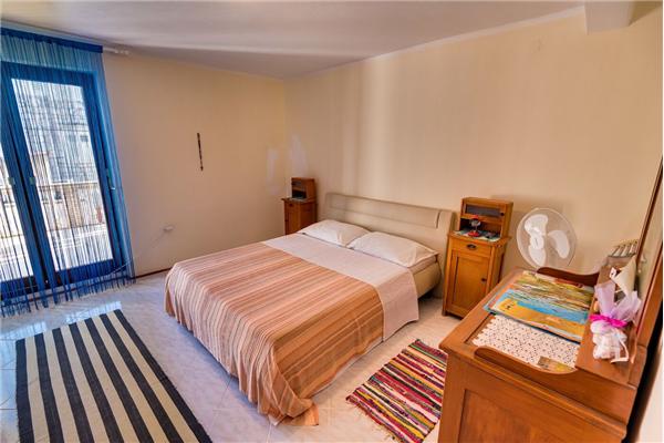 Apartment A2, for 8 persons