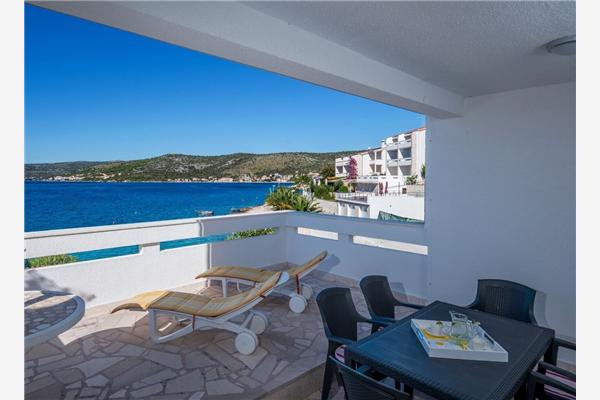 Apartment A1, for 6 persons