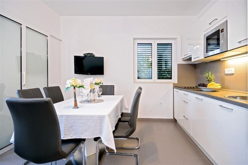 Apartment A1, for 6 persons